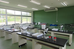 実験室（2F）